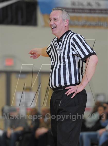 Thumbnail 1 in Whitney Young vs. Rainier Beach (Les Schwab Invitational) photogallery.