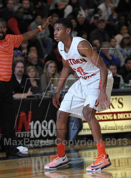 Thumbnail 3 in Whitney Young vs. Rainier Beach (Les Schwab Invitational) photogallery.