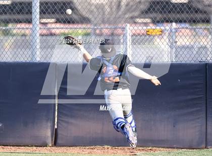 Thumbnail 2 in Thunderbird vs Dysart photogallery.