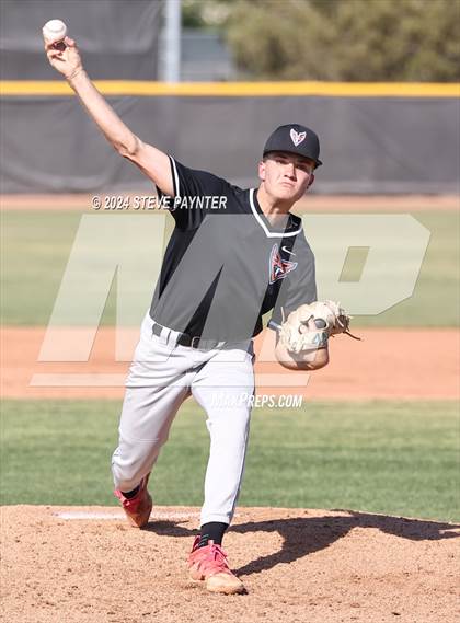 Thumbnail 3 in Thunderbird vs Dysart photogallery.