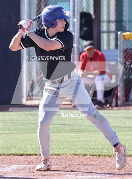 Thumbnail 2 in Thunderbird vs Dysart photogallery.