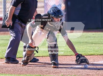Thumbnail 3 in Thunderbird vs Dysart photogallery.