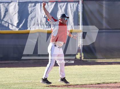 Thumbnail 2 in Thunderbird vs Dysart photogallery.