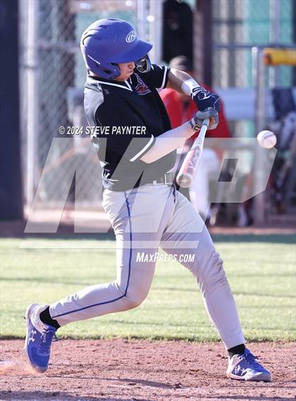 Thumbnail 3 in Thunderbird vs Dysart photogallery.