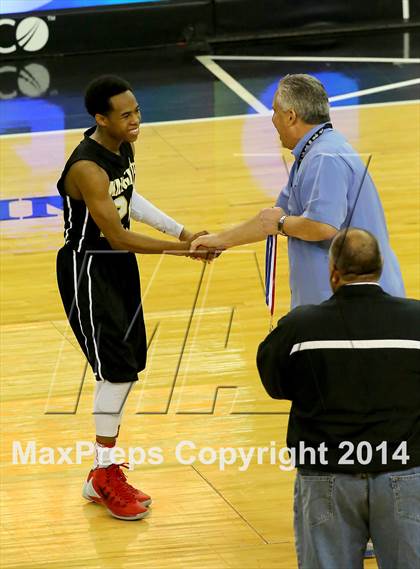 Thumbnail 2 in Moreau Catholic vs Bishop Montgomery (CIF State D4 Final) photogallery.