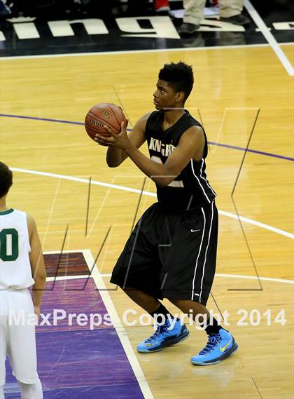 Thumbnail 3 in Moreau Catholic vs Bishop Montgomery (CIF State D4 Final) photogallery.