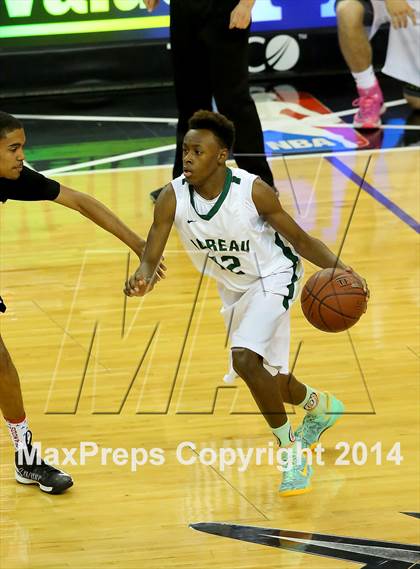 Thumbnail 2 in Moreau Catholic vs Bishop Montgomery (CIF State D4 Final) photogallery.
