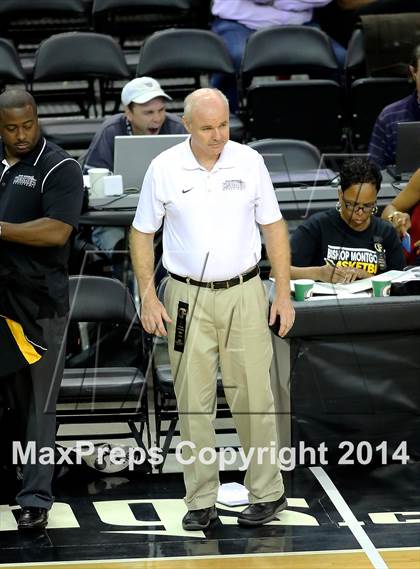 Thumbnail 1 in Moreau Catholic vs Bishop Montgomery (CIF State D4 Final) photogallery.