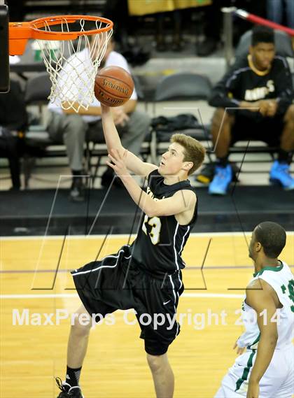 Thumbnail 2 in Moreau Catholic vs Bishop Montgomery (CIF State D4 Final) photogallery.