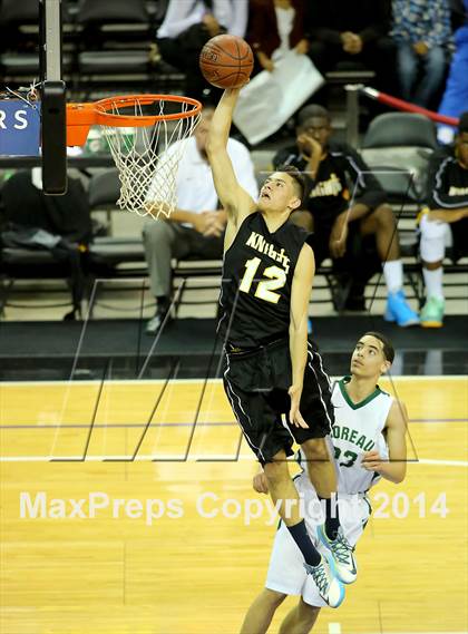 Thumbnail 2 in Moreau Catholic vs Bishop Montgomery (CIF State D4 Final) photogallery.