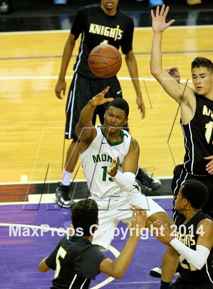 Thumbnail 1 in Moreau Catholic vs Bishop Montgomery (CIF State D4 Final) photogallery.
