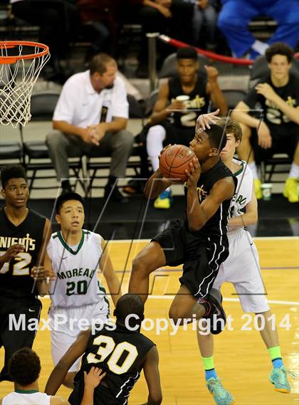 Thumbnail 1 in Moreau Catholic vs Bishop Montgomery (CIF State D4 Final) photogallery.