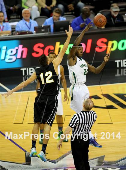 Thumbnail 1 in Moreau Catholic vs Bishop Montgomery (CIF State D4 Final) photogallery.