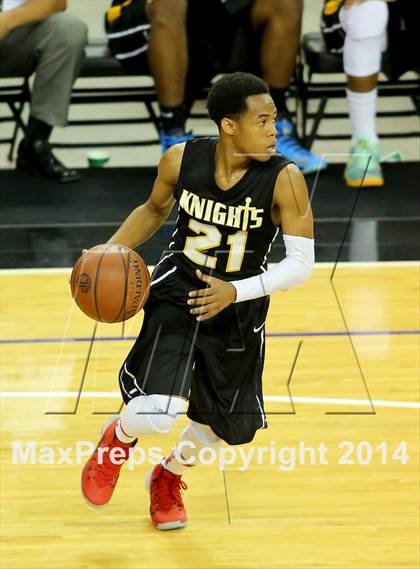 Thumbnail 1 in Moreau Catholic vs Bishop Montgomery (CIF State D4 Final) photogallery.