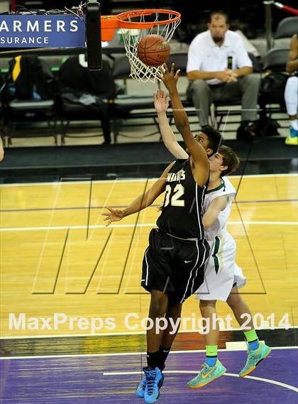Thumbnail 2 in Moreau Catholic vs Bishop Montgomery (CIF State D4 Final) photogallery.