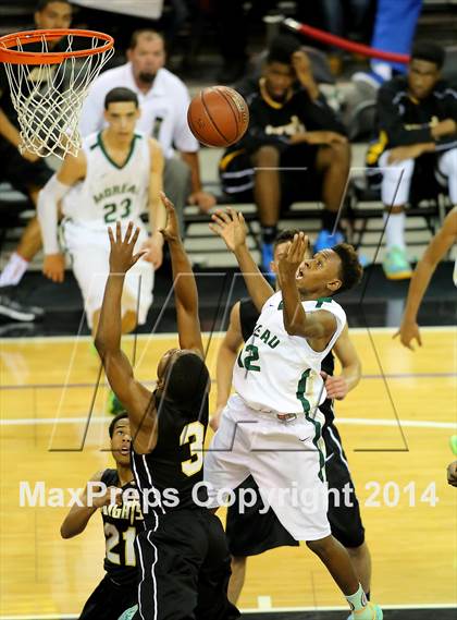Thumbnail 3 in Moreau Catholic vs Bishop Montgomery (CIF State D4 Final) photogallery.