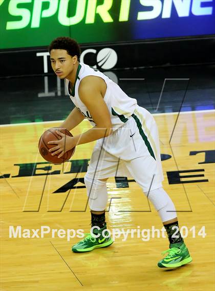 Thumbnail 2 in Moreau Catholic vs Bishop Montgomery (CIF State D4 Final) photogallery.
