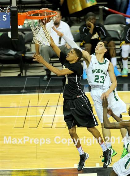 Thumbnail 1 in Moreau Catholic vs Bishop Montgomery (CIF State D4 Final) photogallery.