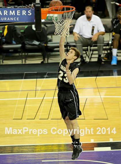 Thumbnail 1 in Moreau Catholic vs Bishop Montgomery (CIF State D4 Final) photogallery.