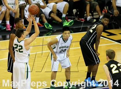Thumbnail 2 in Moreau Catholic vs Bishop Montgomery (CIF State D4 Final) photogallery.