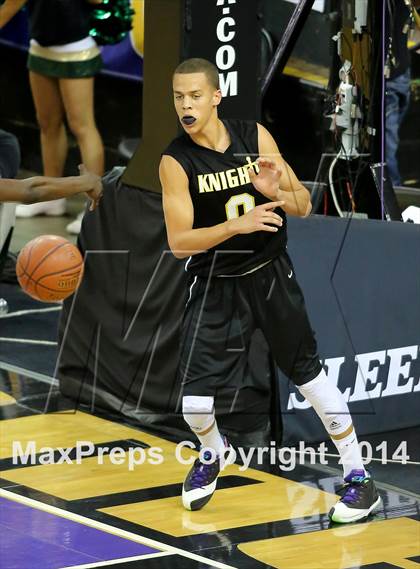 Thumbnail 1 in Moreau Catholic vs Bishop Montgomery (CIF State D4 Final) photogallery.