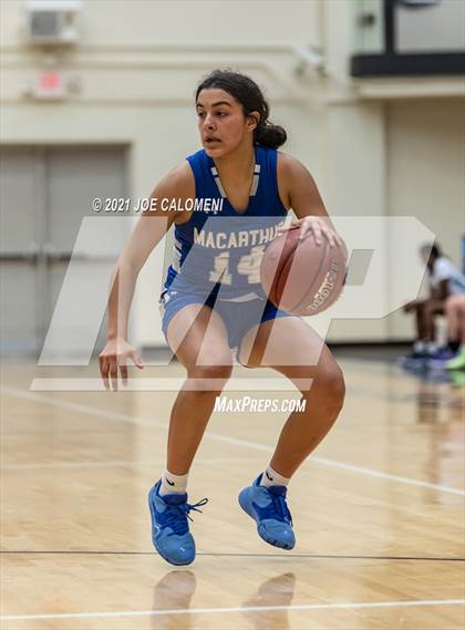 Thumbnail 1 in Johnson vs MacArthur [Douglas] photogallery.