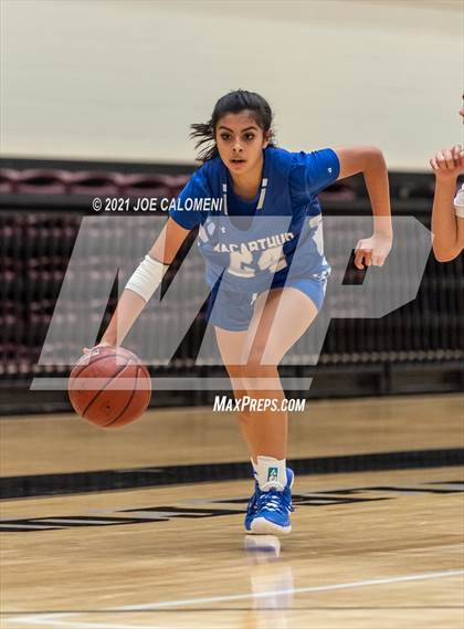 Thumbnail 3 in Johnson vs MacArthur [Douglas] photogallery.