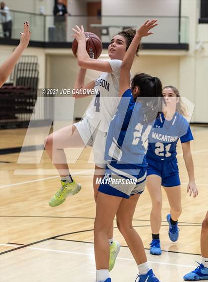 Thumbnail 1 in Johnson vs MacArthur [Douglas] photogallery.