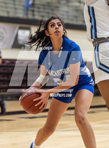 Thumbnail 3 in Johnson vs MacArthur [Douglas] photogallery.