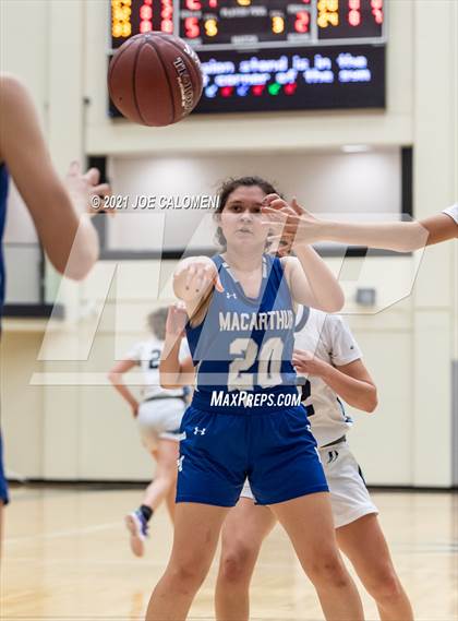 Thumbnail 3 in Johnson vs MacArthur [Douglas] photogallery.