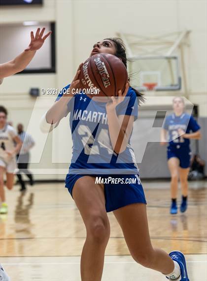 Thumbnail 3 in Johnson vs MacArthur [Douglas] photogallery.