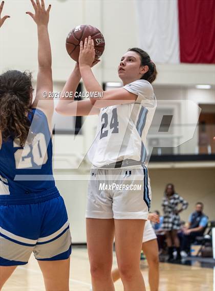 Thumbnail 3 in Johnson vs MacArthur [Douglas] photogallery.