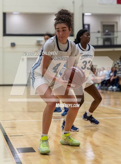 Thumbnail 3 in Johnson vs MacArthur [Douglas] photogallery.