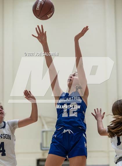 Thumbnail 3 in Johnson vs MacArthur [Douglas] photogallery.