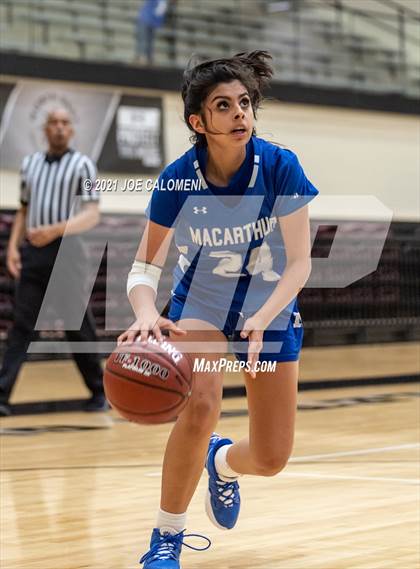 Thumbnail 3 in Johnson vs MacArthur [Douglas] photogallery.
