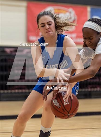 Thumbnail 2 in Johnson vs MacArthur [Douglas] photogallery.
