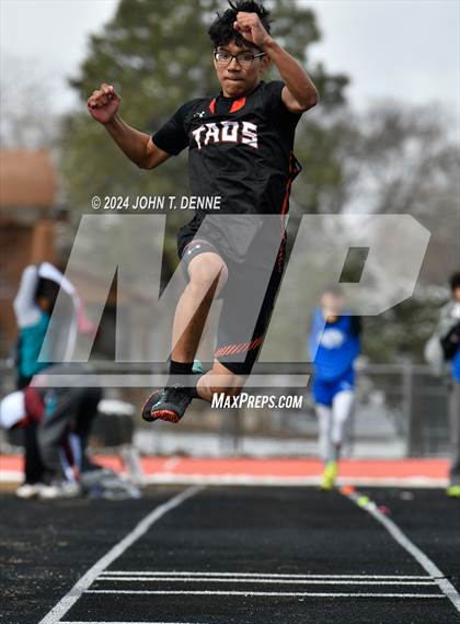 Thumbnail 3 in Taos Invitational photogallery.