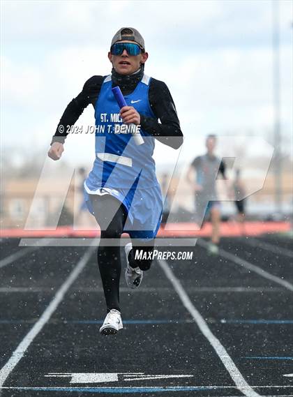 Thumbnail 3 in Taos Invitational photogallery.