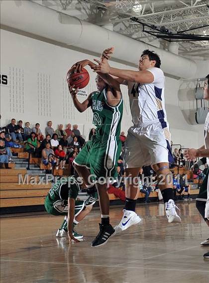 Thumbnail 3 in Aurora Central vs. Mullen (Rock Canyon Winter Shootout) photogallery.