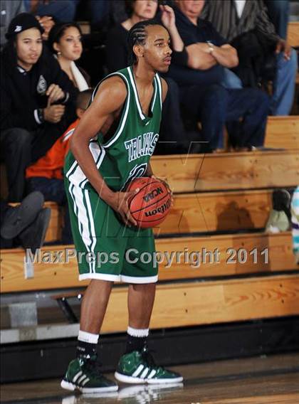 Thumbnail 2 in Aurora Central vs. Mullen (Rock Canyon Winter Shootout) photogallery.