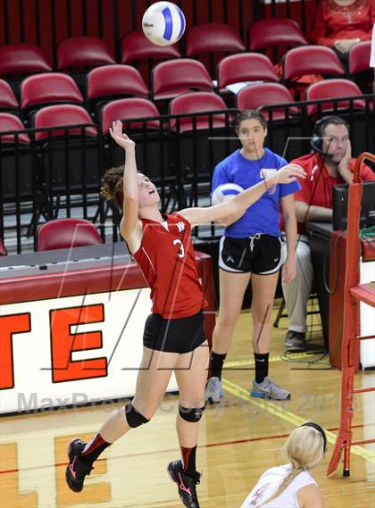 Thumbnail 2 in Wheatmore vs. Hendersonville (NCSHAA 2A Final) photogallery.