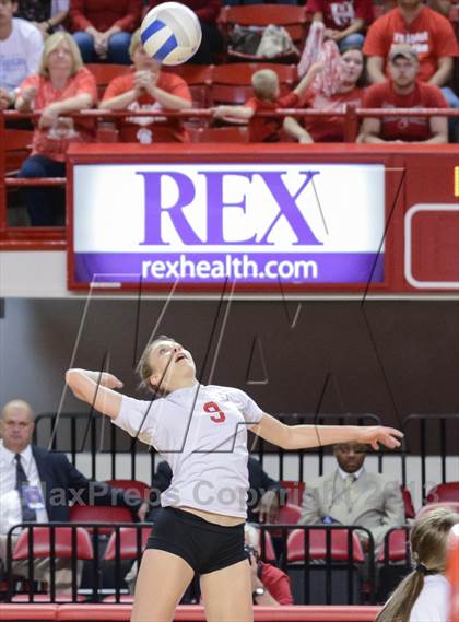 Thumbnail 2 in Wheatmore vs. Hendersonville (NCSHAA 2A Final) photogallery.