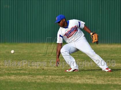 Thumbnail 2 in Naaman Forest vs Trinity Christian (Carrollton Diamond Classic) photogallery.
