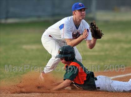 Thumbnail 2 in Naaman Forest vs Trinity Christian (Carrollton Diamond Classic) photogallery.