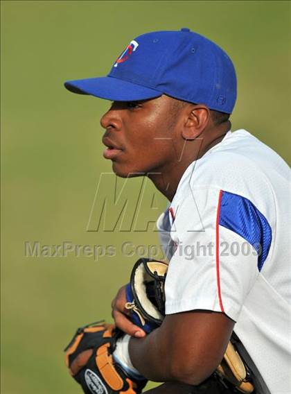 Thumbnail 2 in Naaman Forest vs Trinity Christian (Carrollton Diamond Classic) photogallery.