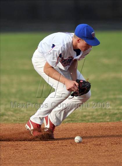 Thumbnail 2 in Naaman Forest vs Trinity Christian (Carrollton Diamond Classic) photogallery.