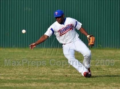 Thumbnail 3 in Naaman Forest vs Trinity Christian (Carrollton Diamond Classic) photogallery.