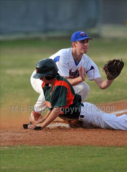 Thumbnail 3 in Naaman Forest vs Trinity Christian (Carrollton Diamond Classic) photogallery.