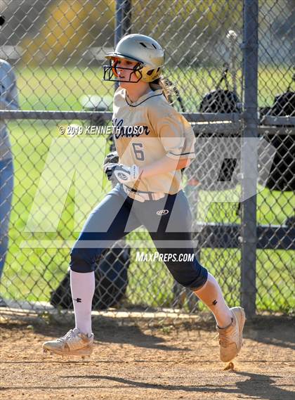 Thumbnail 2 in Warren vs O'Connor photogallery.
