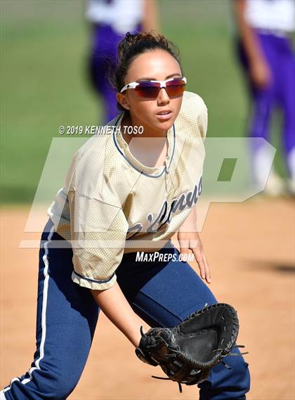Thumbnail 3 in Warren vs O'Connor photogallery.